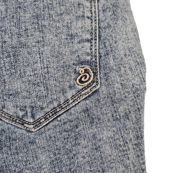 Indigo Rein Cutoff Distressed Jean Shorts, 7/27 - Picture 6 of 12